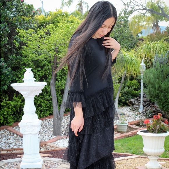 𝐄𝐭𝐬𝐲 𝐍𝐨𝐫𝐦𝐚𝐧𝐲 𝐃𝐞𝐬𝐢𝐠𝐧 𝐌𝐨𝐝𝐞𝐬𝐭 𝐁𝐥𝐚𝐜𝐤 𝐋𝐚𝐜𝐞 𝐓𝐮𝐥𝐥𝐞 𝐓𝐮𝐧𝐢𝐜 𝐓𝐨𝐩 - Picture 3 of 5